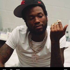 Meet your Posher, Victor